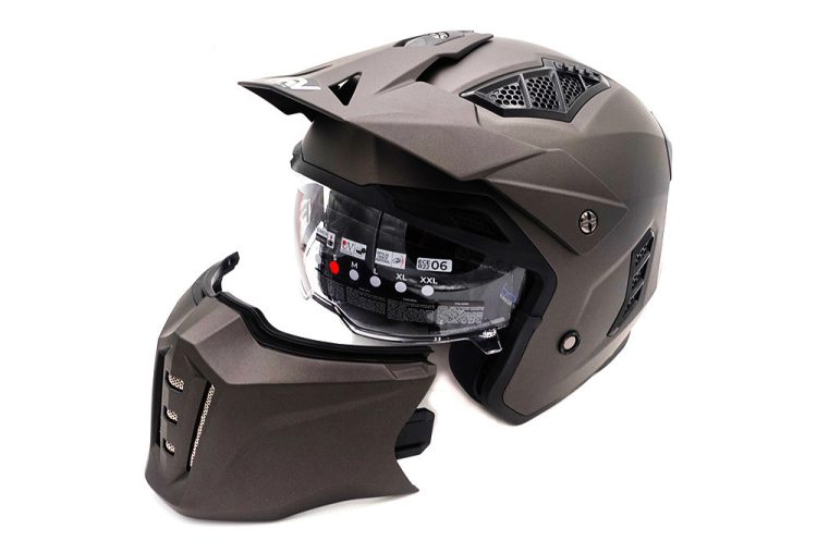 Casca de protectie trotinete cu viziera bronz mat