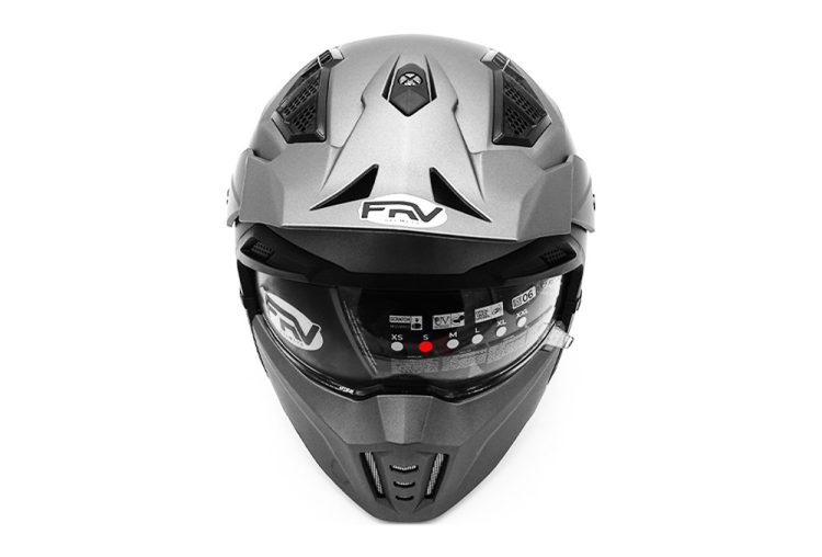 Casca de protectie trotinete cu viziera gri metalizat