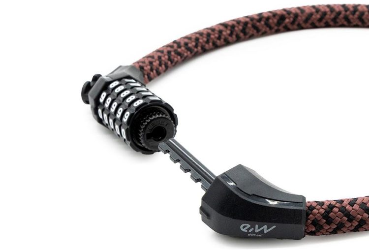 Anti-Furt Trotinete cu cifru si design texil maro